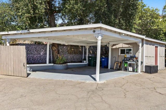 4135 N Cordoba Ave, Spring Valley, CA 91977
