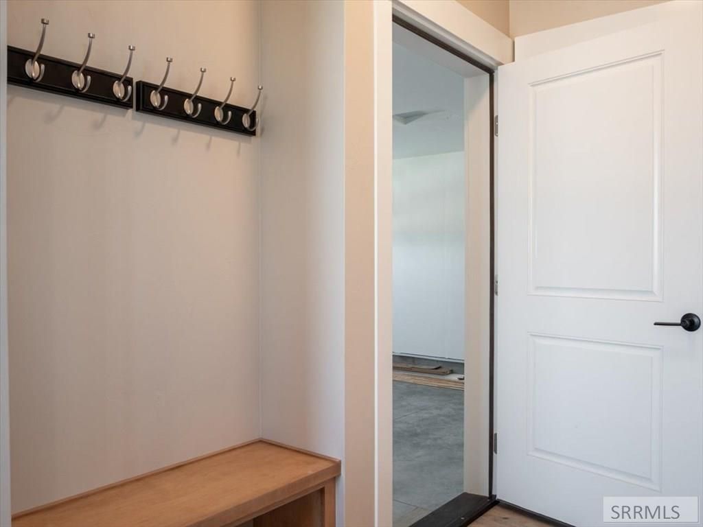 Image 10 of property listing at 318 Lakeview Blvd, American Falls, ID 83211