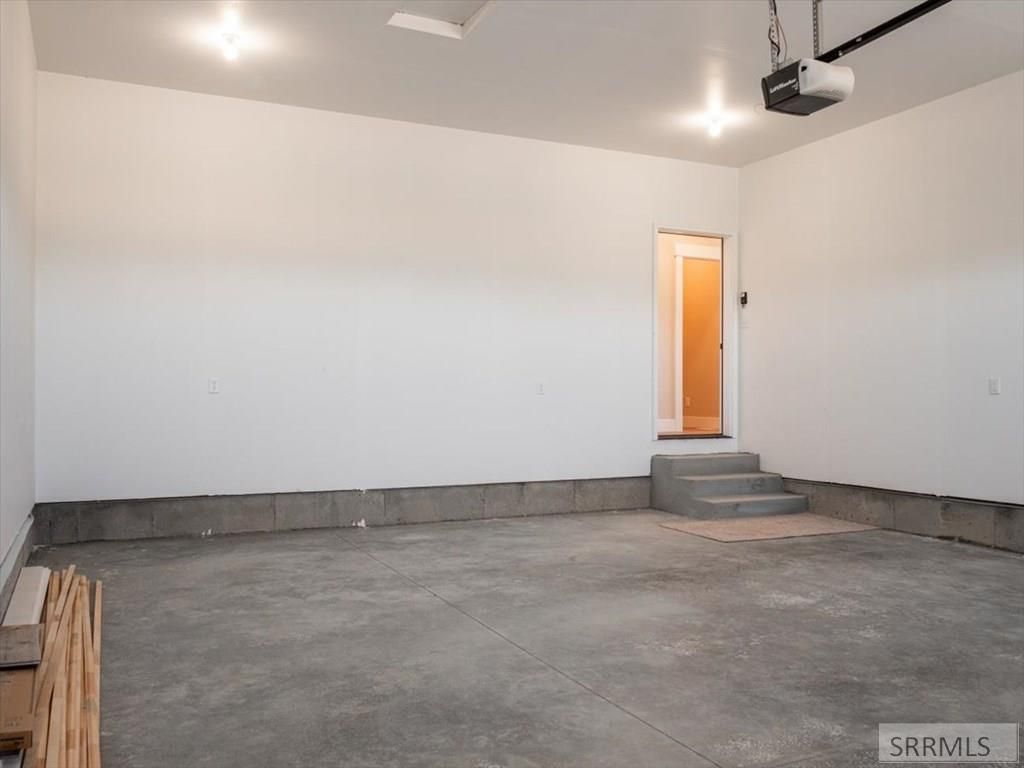 Image 13 of property listing at 318 Lakeview Blvd, American Falls, ID 83211