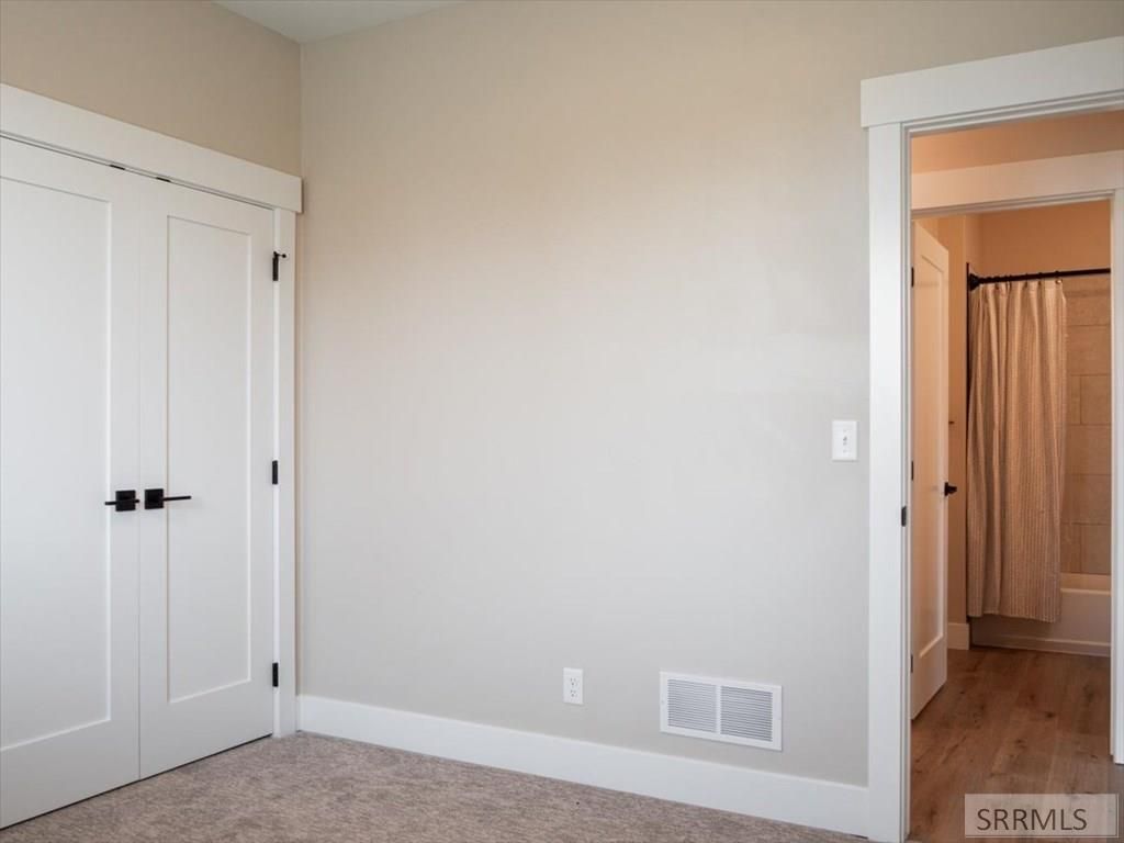 Image 23 of property listing at 318 Lakeview Blvd, American Falls, ID 83211