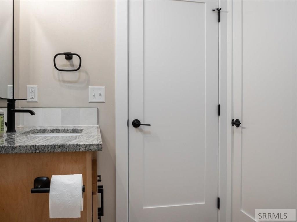 Image 25 of property listing at 318 Lakeview Blvd, American Falls, ID 83211