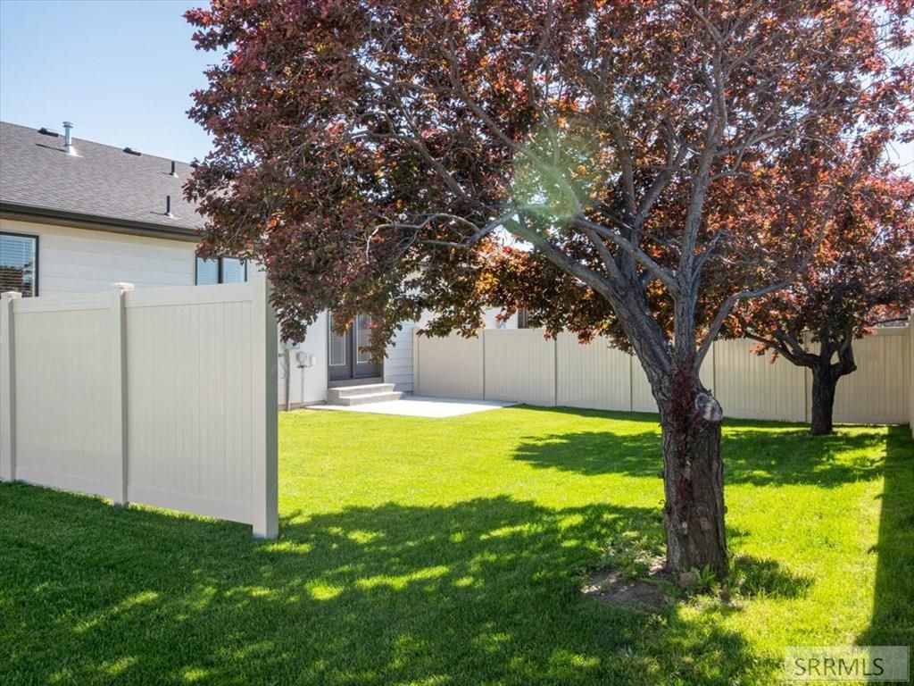 Image 29 of property listing at 318 Lakeview Blvd, American Falls, ID 83211