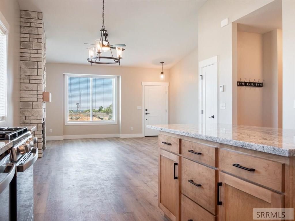 Image 8 of property listing at 318 Lakeview Blvd, American Falls, ID 83211