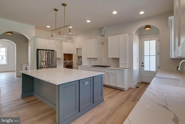 504 CHELTENHAM CT, Lititz, PA 17543