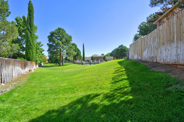 5133 La Fiesta Drive NE, Albuquerque, NM 87109