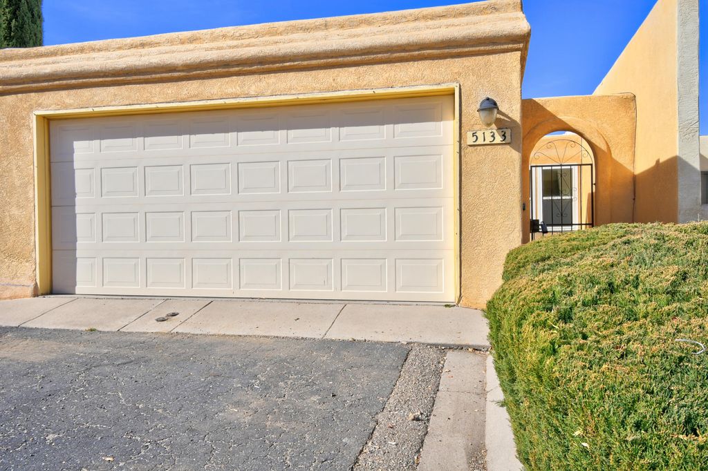 5133 La Fiesta Drive NE, Albuquerque, NM 87109