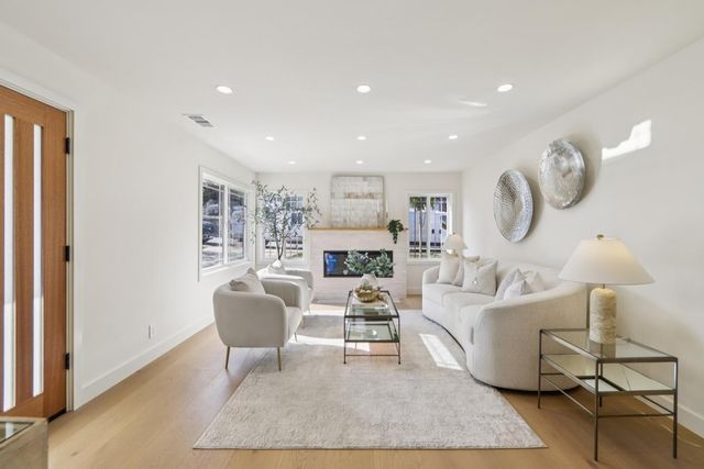 725 Alameda De Las Pulgas, Redwood City, CA 94061