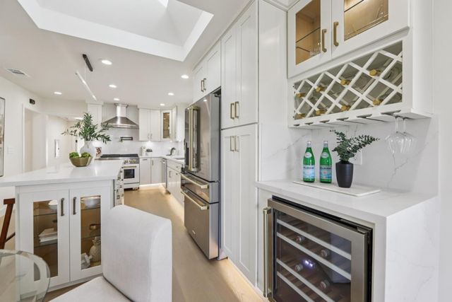 725 Alameda De Las Pulgas, Redwood City, CA 94061