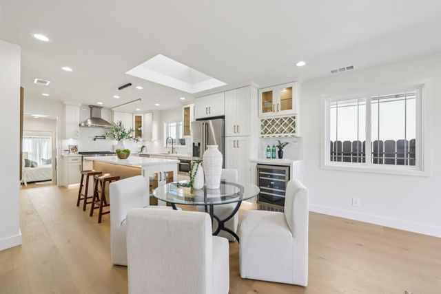 725 Alameda De Las Pulgas, Redwood City, CA 94061