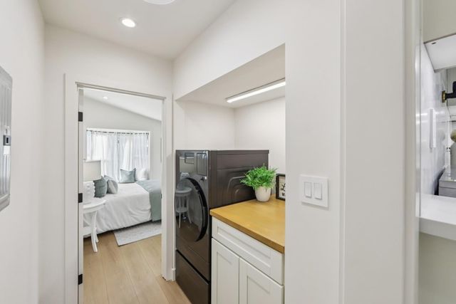 725 Alameda De Las Pulgas, Redwood City, CA 94061