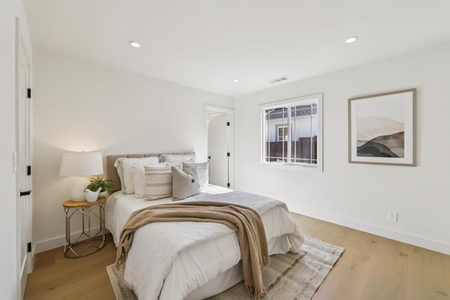 725 Alameda De Las Pulgas, Redwood City, CA 94061