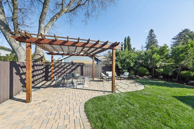 725 Alameda De Las Pulgas, Redwood City, CA 94061