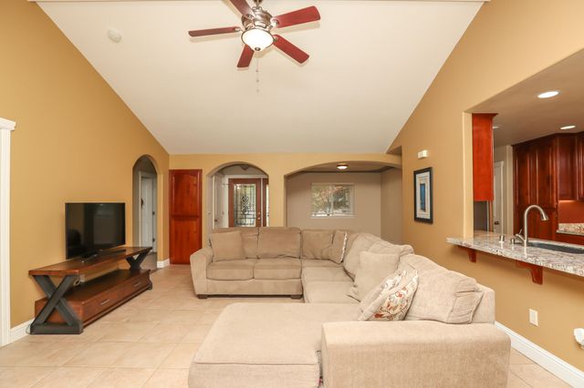 1510 Carl Court, Red Bluff, CA 96080