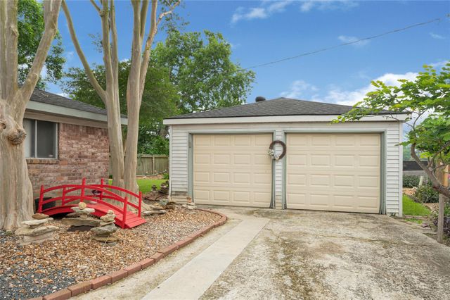 11826 Oceanview Street, Houston, TX 77071