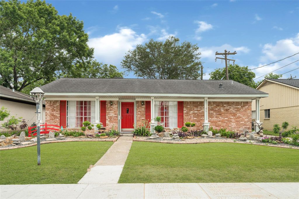11826 Oceanview Street, Houston, TX 77071