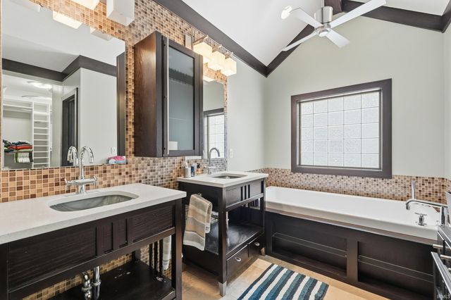 10630 Maple Springs Cove, Fort Wayne, IN 46845