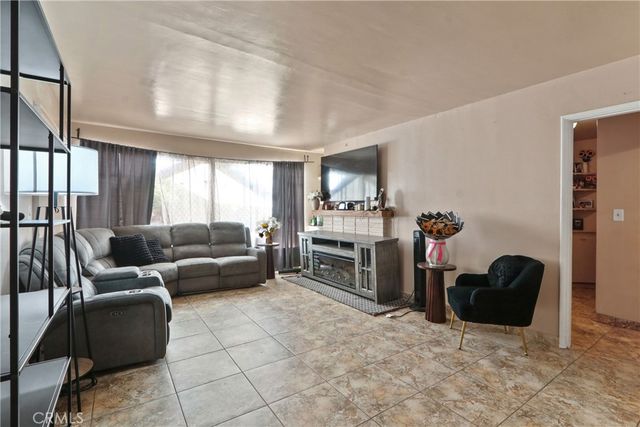 1335 S Douglas Street, Santa Ana, CA 92704