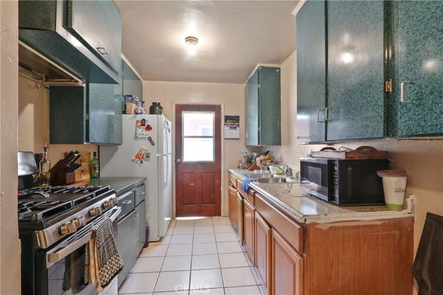 1335 S Douglas Street, Santa Ana, CA 92704