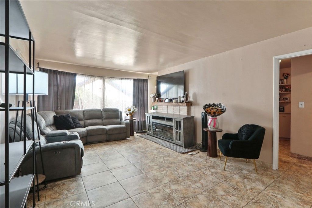 1335 S Douglas Street, Santa Ana, CA 92704 — photo 3