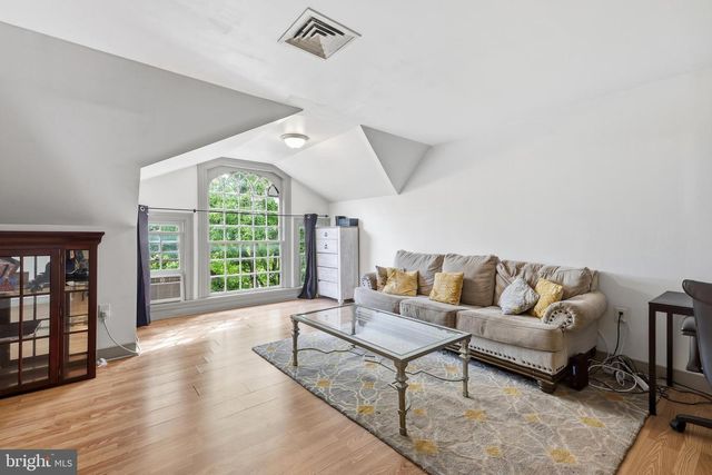 202 N 17TH ST #APT D, Allentown, PA 18104