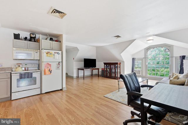 202 N 17TH ST #APT D, Allentown, PA 18104