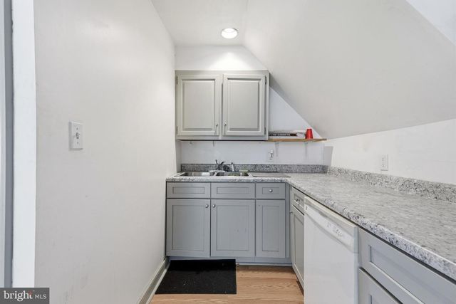 202 N 17TH ST #APT D, Allentown, PA 18104