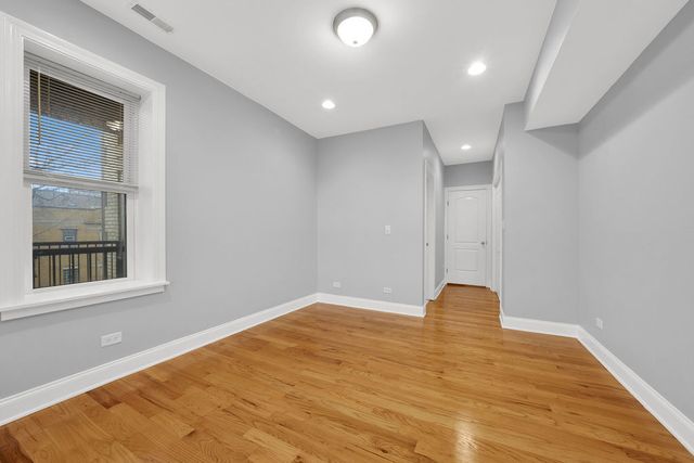 2256 W Arthur Avenue 2, Chicago, IL 60645