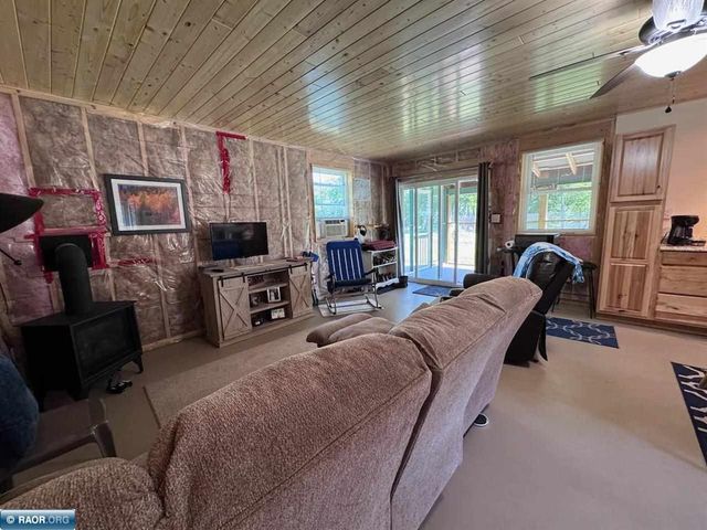 2964 Chaps Road, Cook, MN 55723