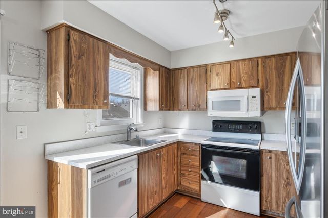 5816 RICHARDSON MEWS SQ, Baltimore, MD 21227