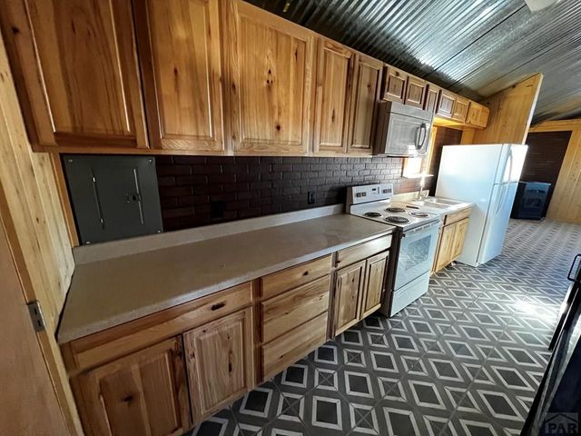 1671 County Rd 110, Rye, CO 81069