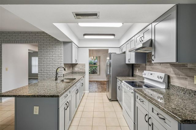3718 SAND PEBBLE DRIVE, Valrico, FL 33596