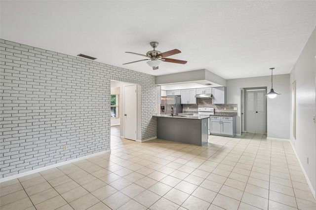 3718 SAND PEBBLE DRIVE, Valrico, FL 33596