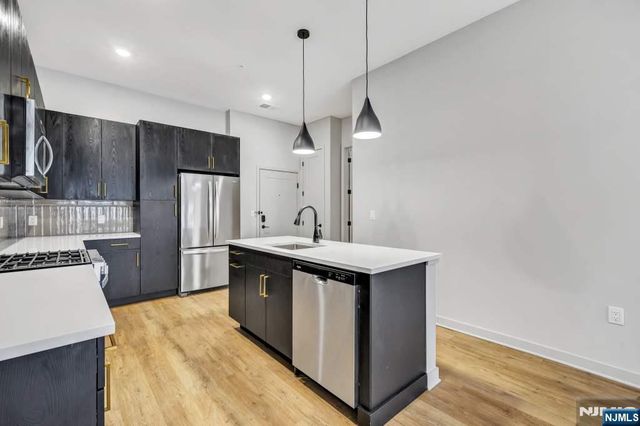 51 Okner Parkway 2076, Livingston, NJ 07039