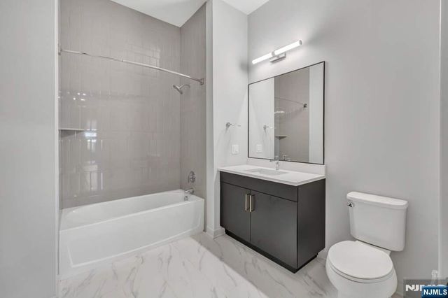 51 Okner Parkway 2076, Livingston, NJ 07039