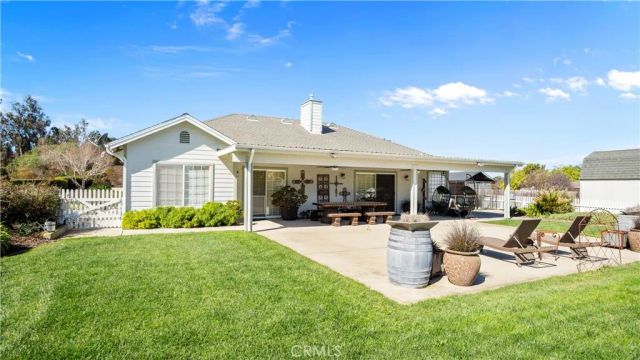 2566 Callender Road, Arroyo Grande, CA 93420