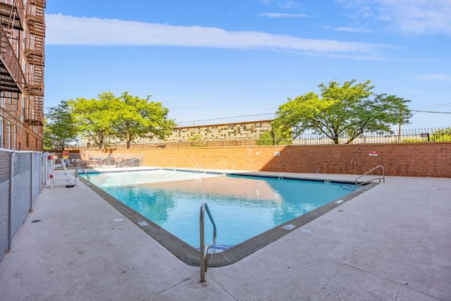 4601 39th Ave Apt 314, New York City, NY 11104