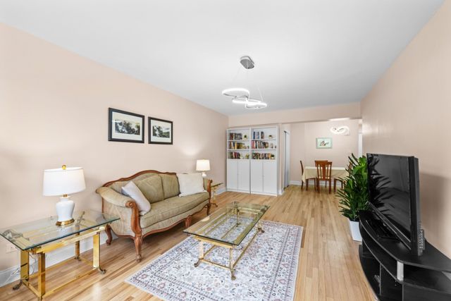 4601 39th Ave Apt 314, New York City, NY 11104