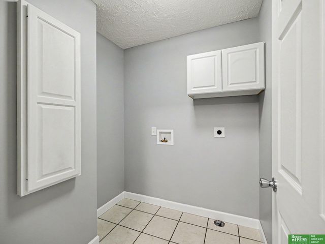 8529 S 25th Street, Bellevue, NE 68147