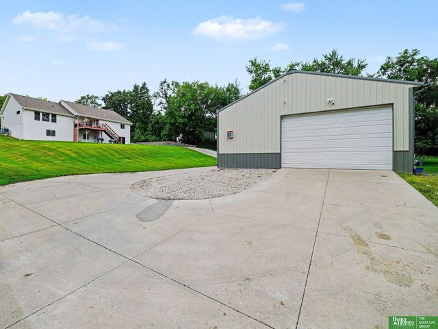 8529 S 25th Street, Bellevue, NE 68147