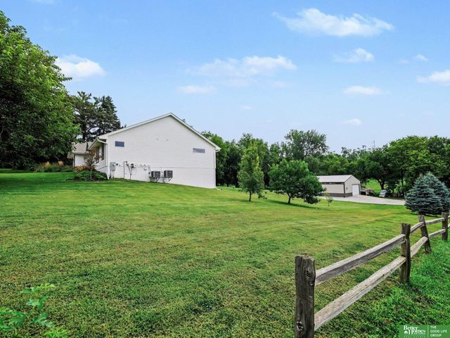8529 S 25th Street, Bellevue, NE 68147