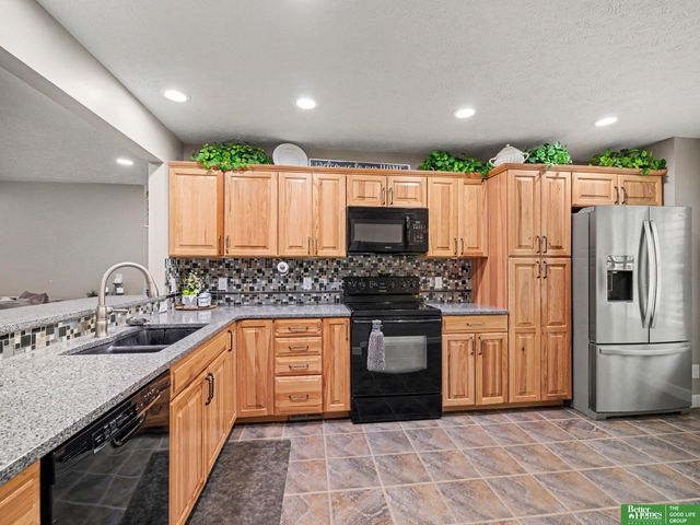 8529 S 25th Street, Bellevue, NE 68147