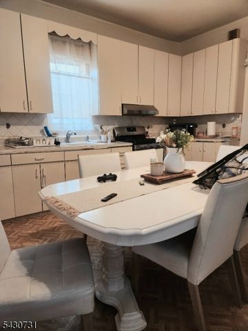 324 Clifton Ave, Newark City, NJ 07104