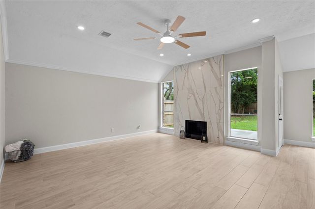 13810 Aspen Knoll Court, Houston, TX 77059