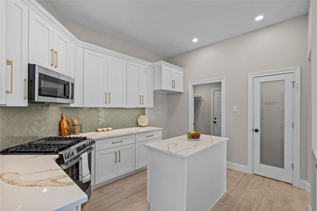 13810 Aspen Knoll Court, Houston, TX 77059