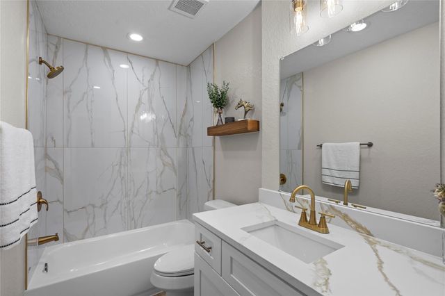 13810 Aspen Knoll Court, Houston, TX 77059