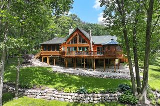 W7564 Oak Ridge DRIVE, Delavan, WI 53115