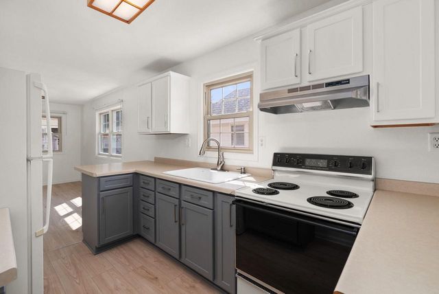 460 S Blackhawk Street, Janesville, WI 53545