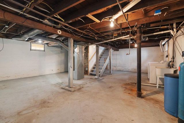 460 S Blackhawk Street, Janesville, WI 53545