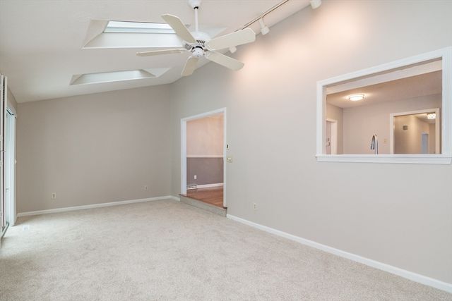 13 Castle Hills Rd B, Agawam, MA 01001