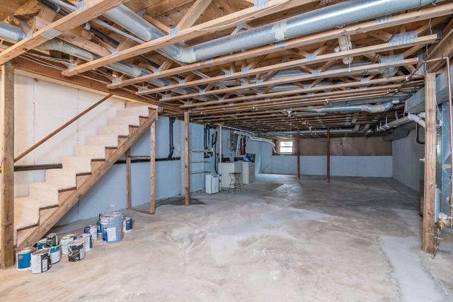 13 Castle Hills Rd B, Agawam, MA 01001